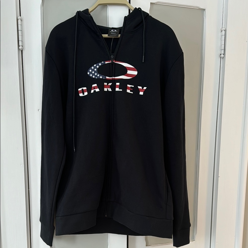 Oakley Zip Up Hooded Sweatshirtrt. Size Medium. New with tags.